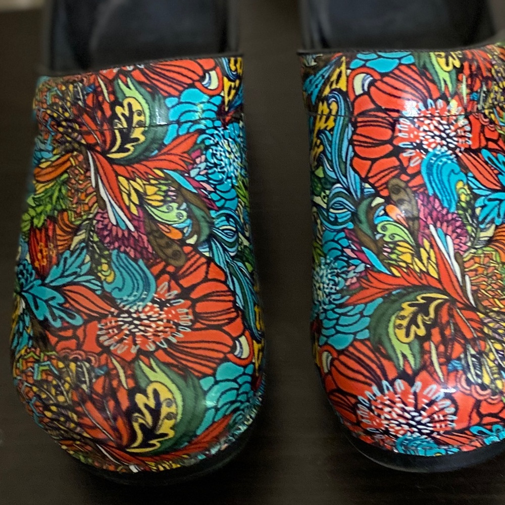 Printed Danskos